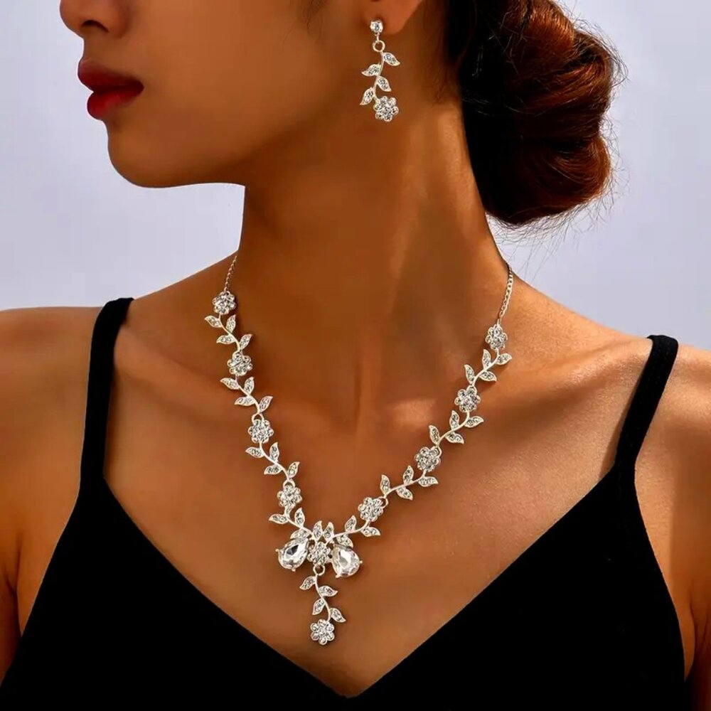 SPARKLING JEWELRY SET
